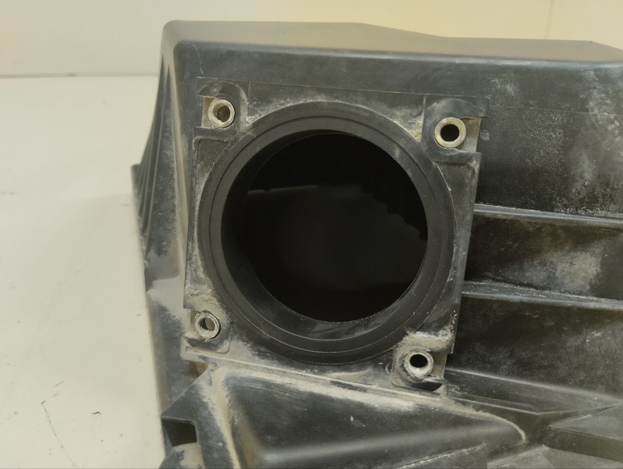 Крышка воздушного фильтра Nissan Almera (N16) 2000-2006 Крышка воздушного фильтра Nissan Almera (N16) 2000-2006