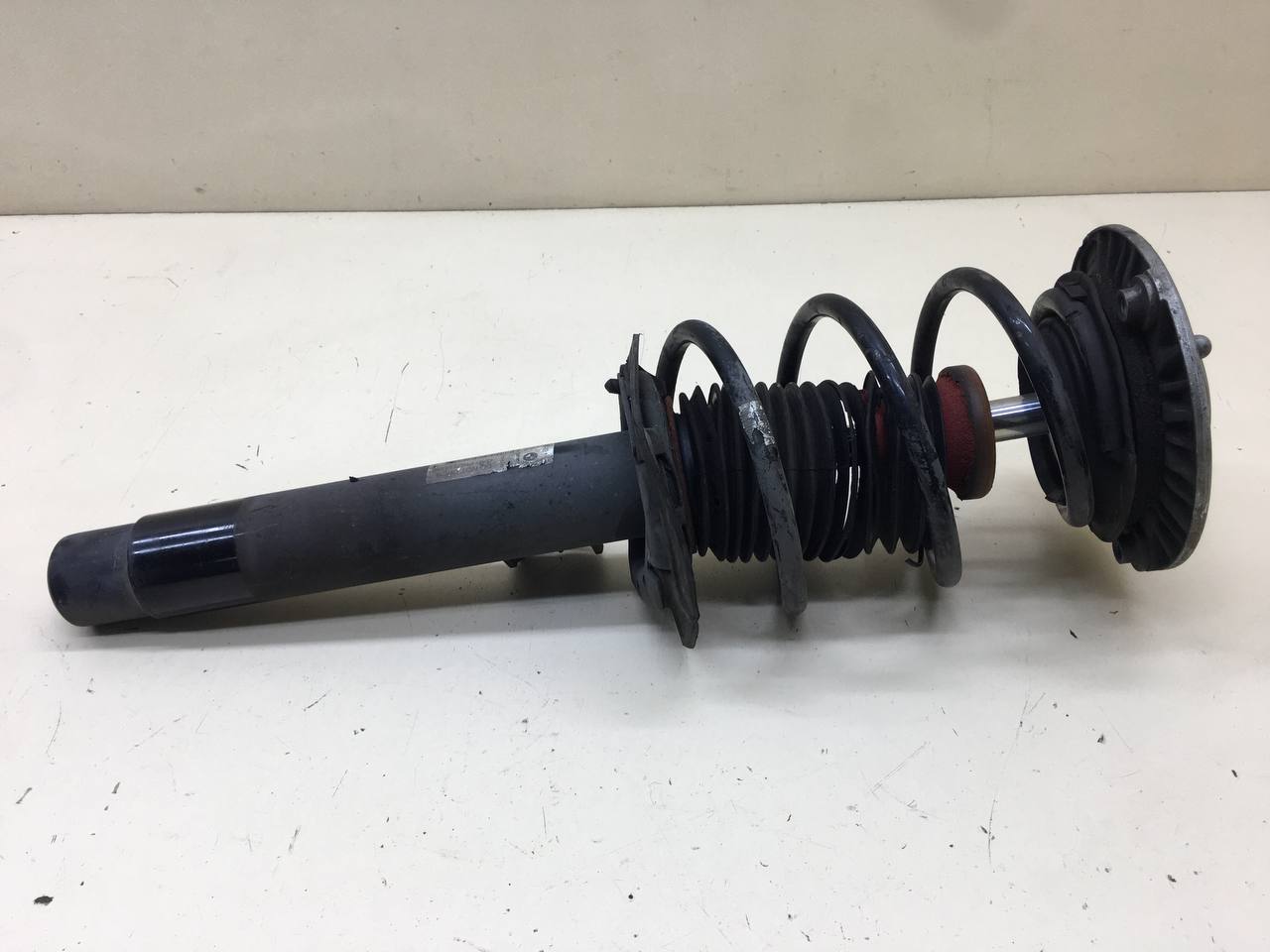 Амортизатор передний BMW 3-series F30/F31 2011>