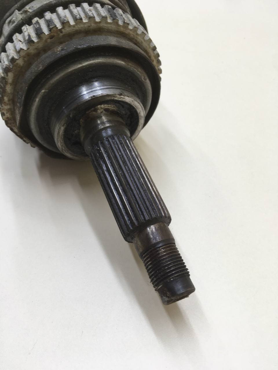 Полуось передняя правая Chevrolet Niva 2009-2020 Полуось передняя правая Chevrolet Niva 2009-2020