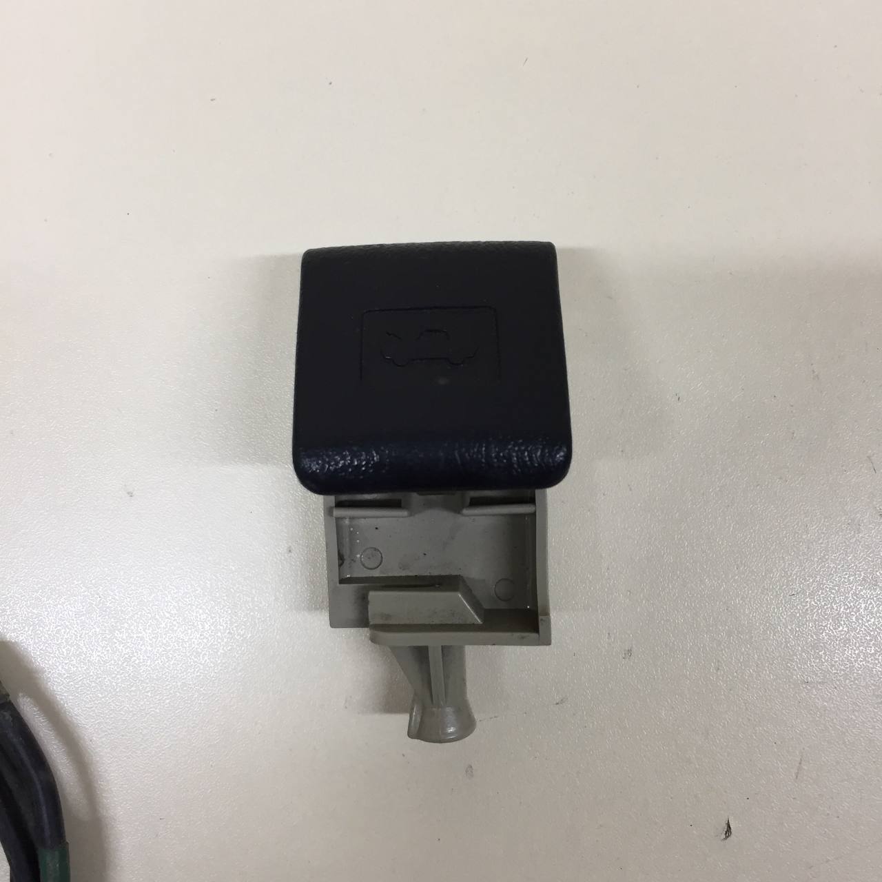 Ручка открывания капота Toyota Camry (XV50) 2011-2017 Ручка открывания капота Toyota Camry (XV50) 2011-2017