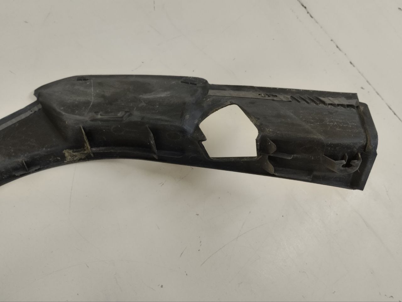 Накладка двери багажника Lexus RX 350 /450h (XL10) 2009-2015 Накладка двери багажника Lexus RX 350 /450h (XL10) 2009-2015