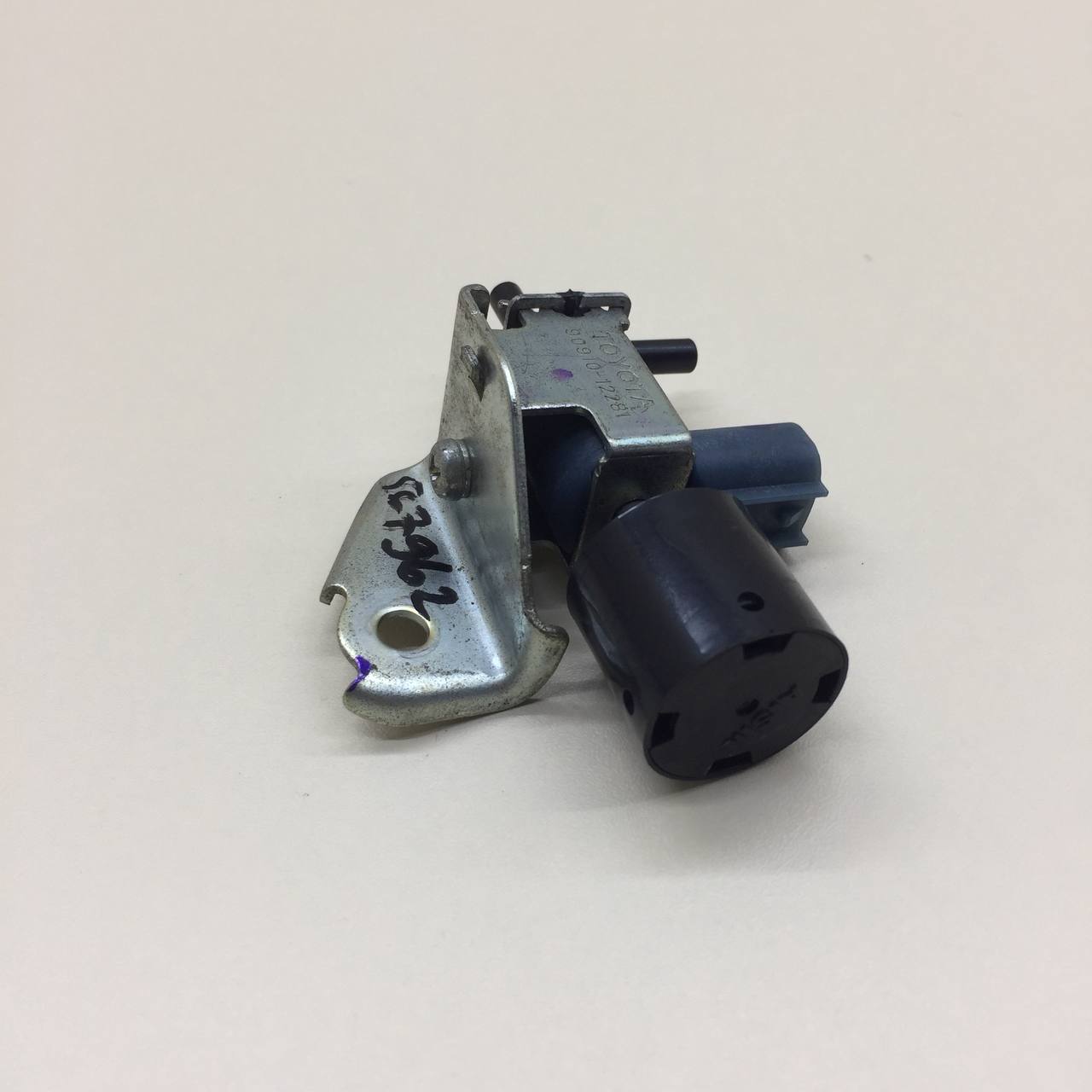 Клапан электромагнитный Toyota Rav 4 (A30) 2006-2013 Клапан электромагнитный Toyota Rav 4 (A30) 2006-2013