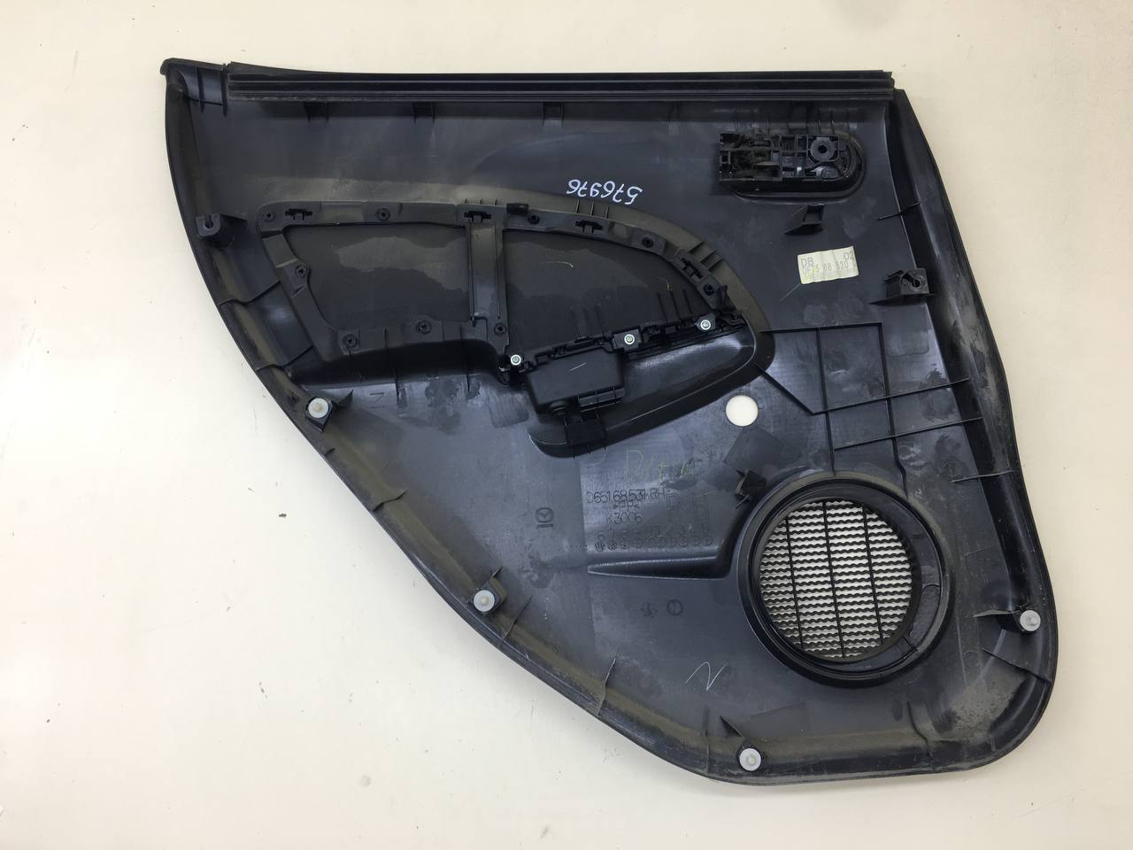 Обшивка двери задней правой Mazda Mazda 2 (DE) 2007-2014