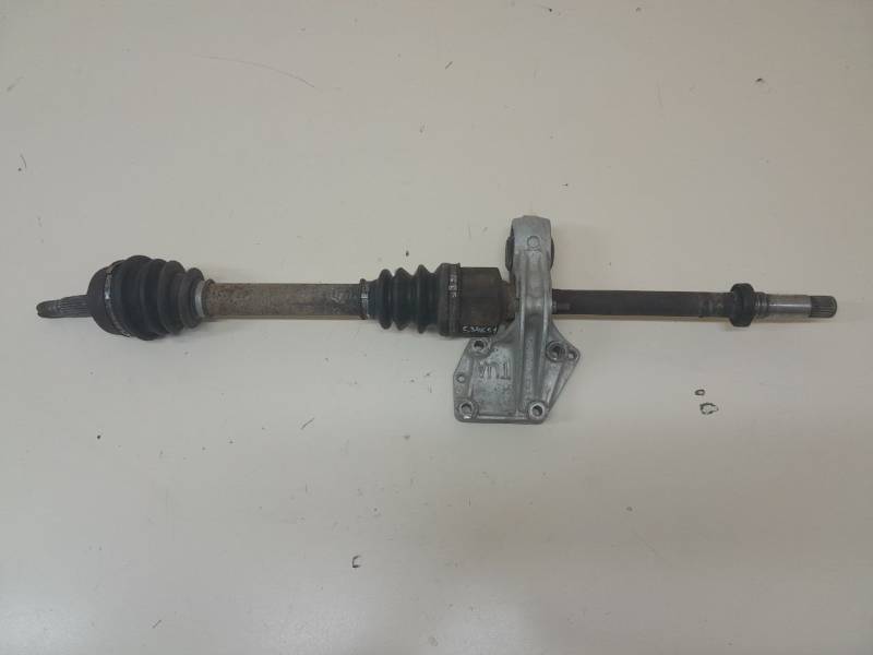 Полуось передняя правая Peugeot 206 1998-2012 Полуось передняя правая Peugeot 206 1998-2012