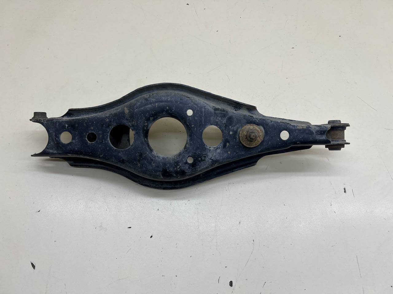 Рычаг задний поперечный Toyota Rav 4 (XA40) 2013-2019