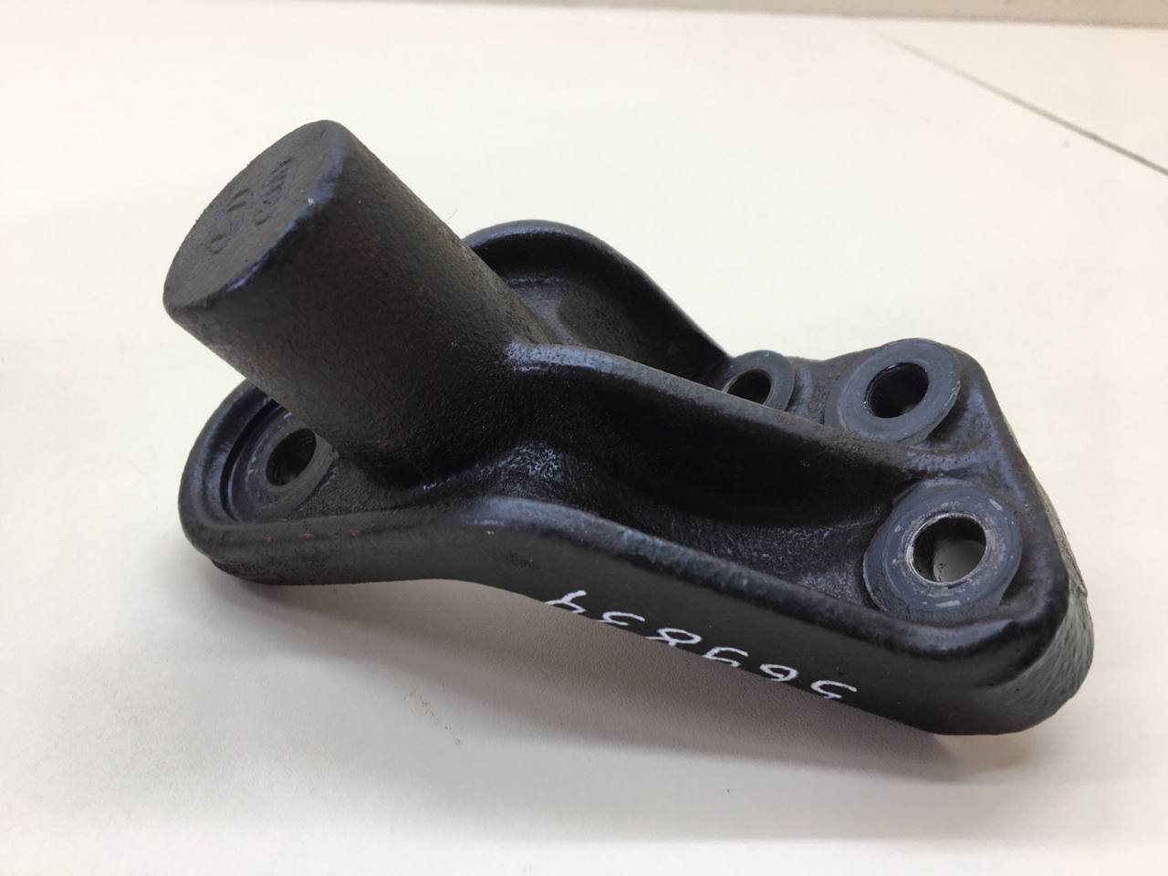 Кронштейн двигателя правый Kia Ceed (JD) 2012-2018