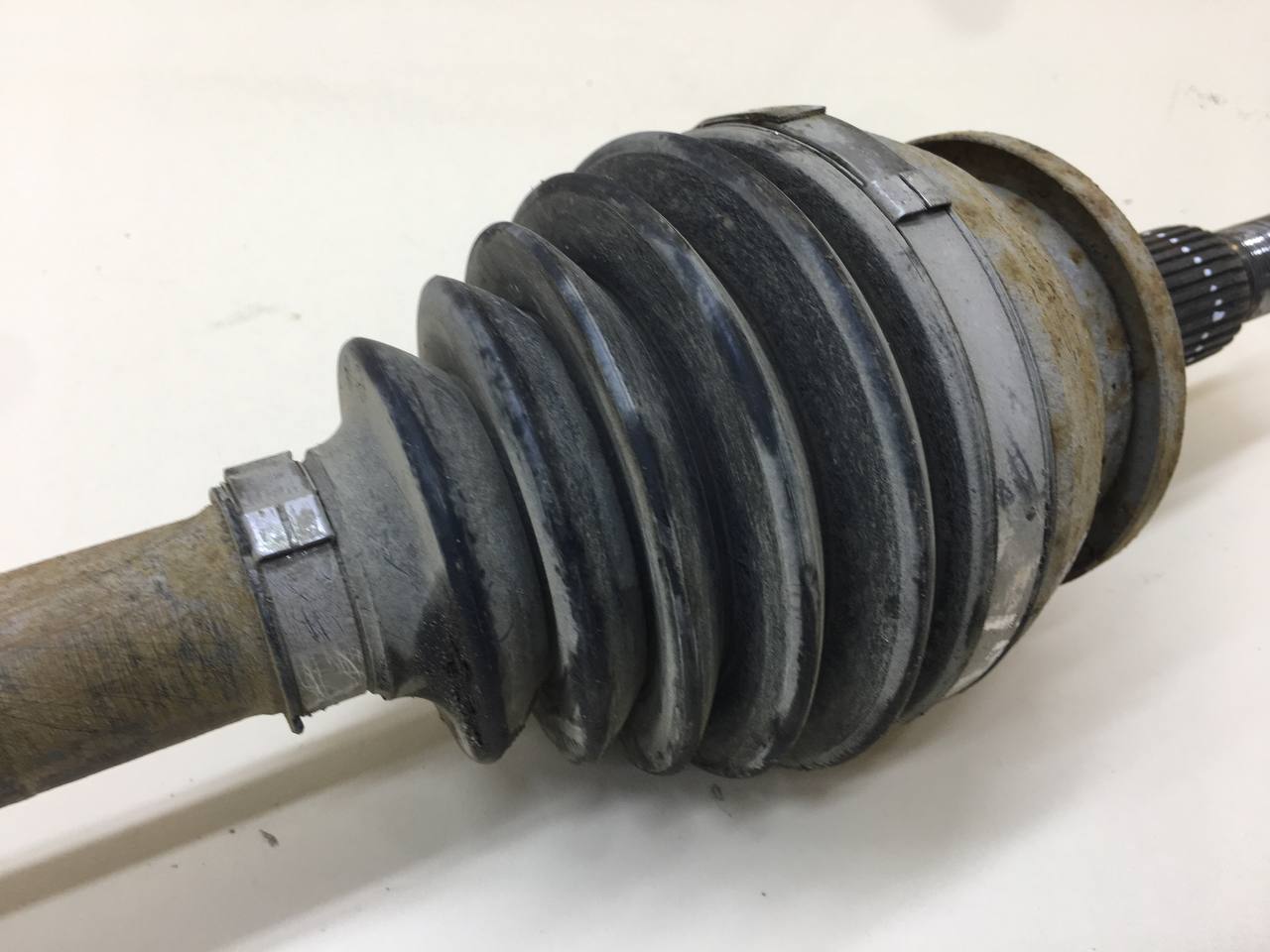Полуось передняя левая Toyota Rav 4 (A30) 2006-2013 Полуось передняя левая Toyota Rav 4 (A30) 2006-2013