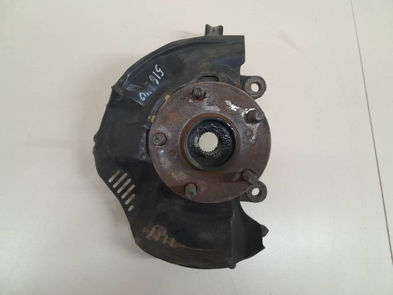 Кулак поворотный передний правый Toyota Corolla E150 2006-2013