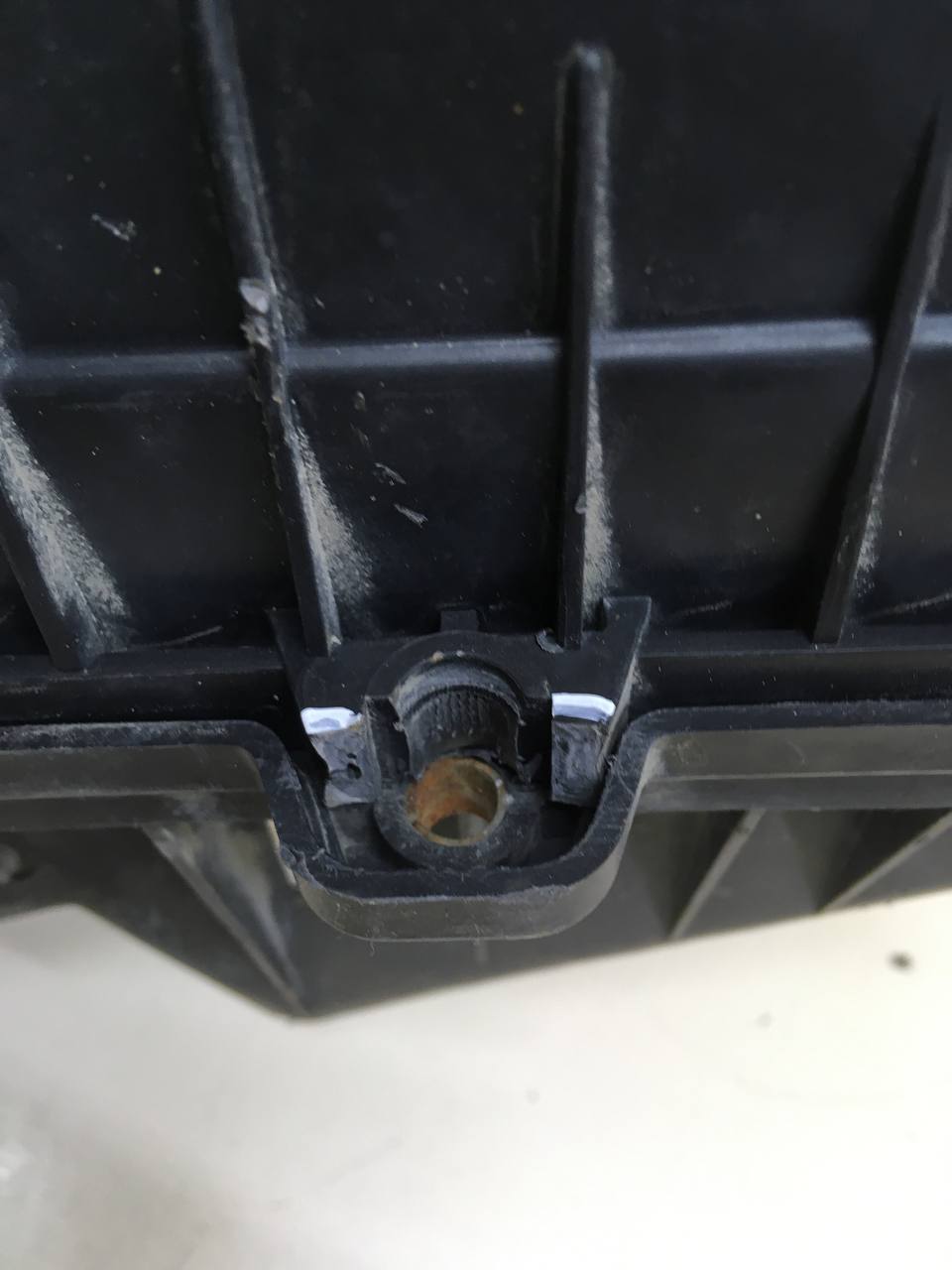 Корпус воздушного фильтра Kia Sephia 2001-2004