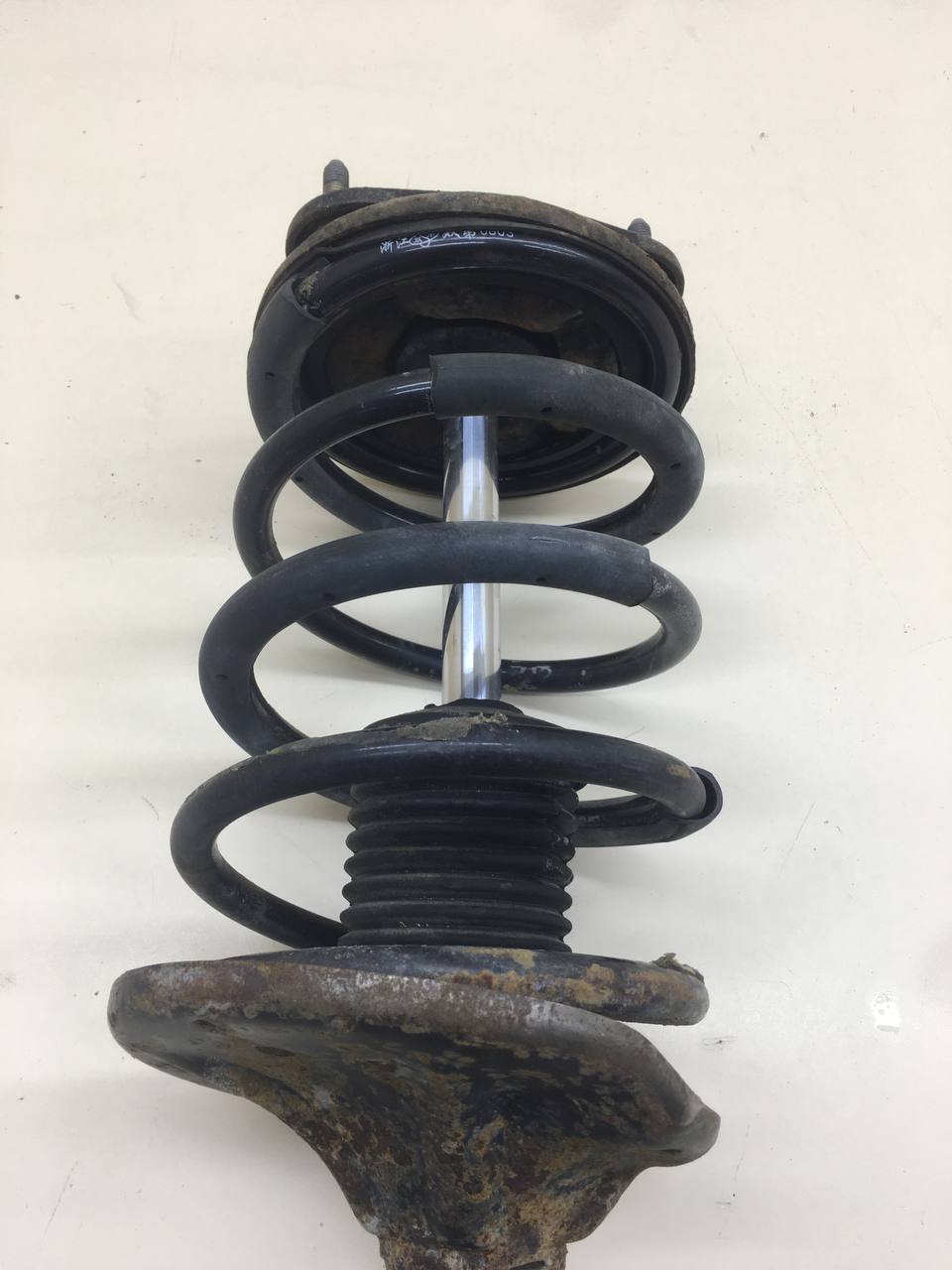 Амортизатор передний Vortex Estina 2008-2012