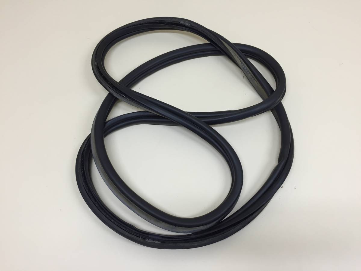 Уплотнитель багажника Peugeot 308 2007>