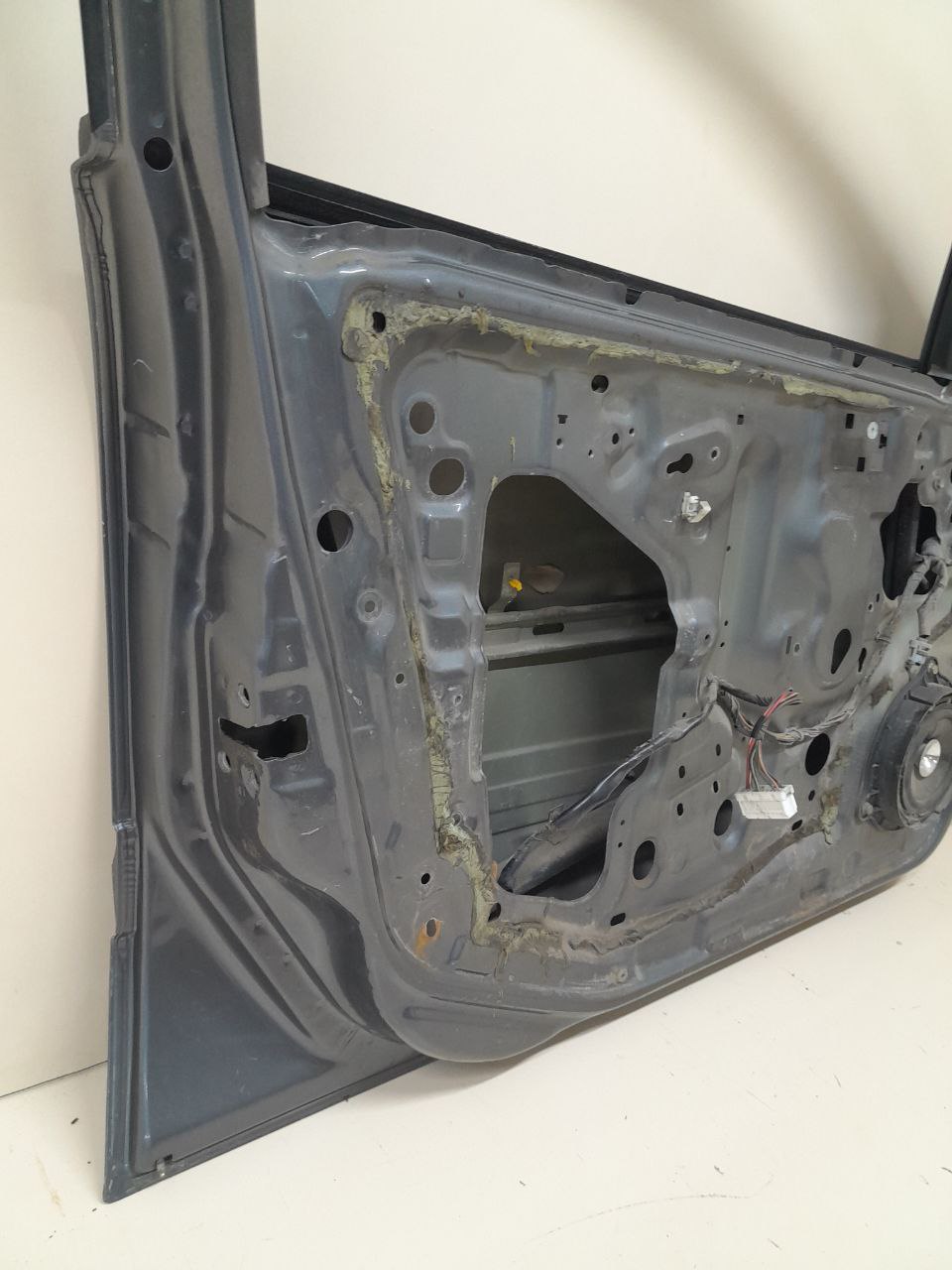 Дверь передняя левая Nissan Almera (N16) 2000-2006 Дверь передняя левая Nissan Almera (N16) 2000-2006