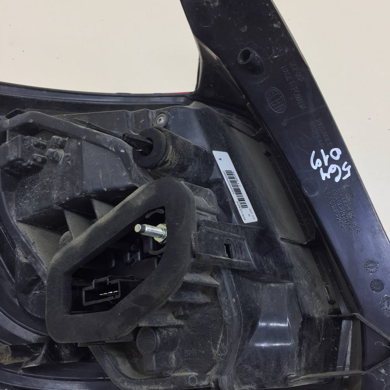 Фонарь задний правый Renault Sandero Stepway (5S) 2014-2022