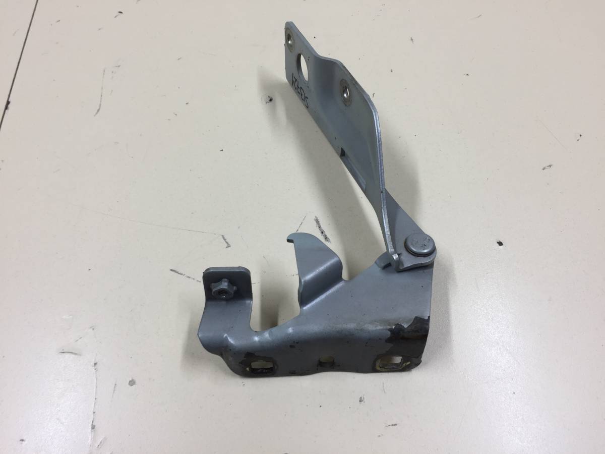 Петля капота правая Nissan Almera Classic (B10) 2006-2013