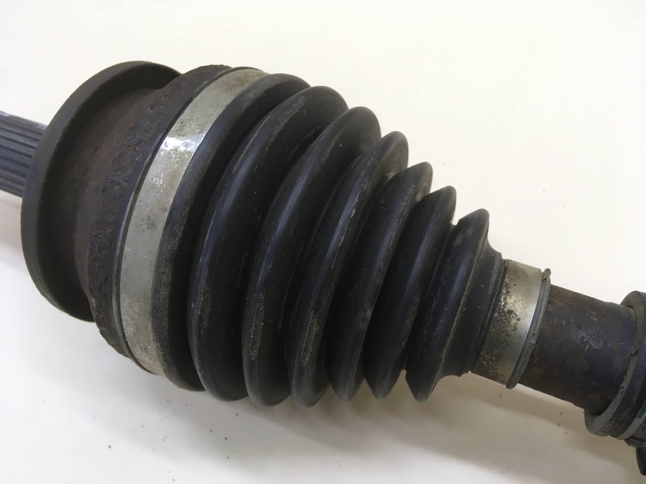 Полуось передняя левая Toyota Rav 4 (A30) 2006-2013 Полуось передняя левая Toyota Rav 4 (A30) 2006-2013