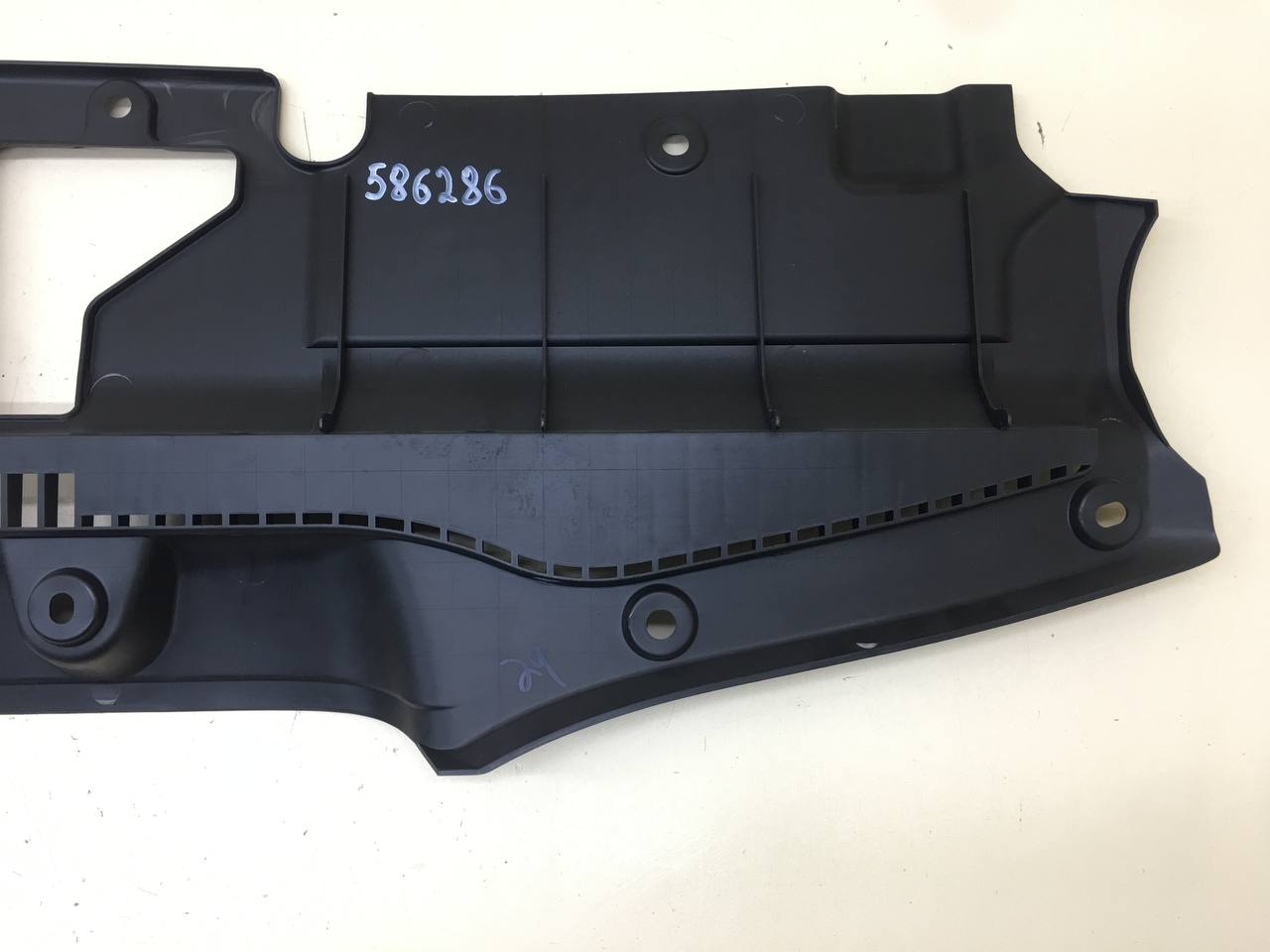 Кожух замка капота Subaru Tribeca (B9) 2004-2008