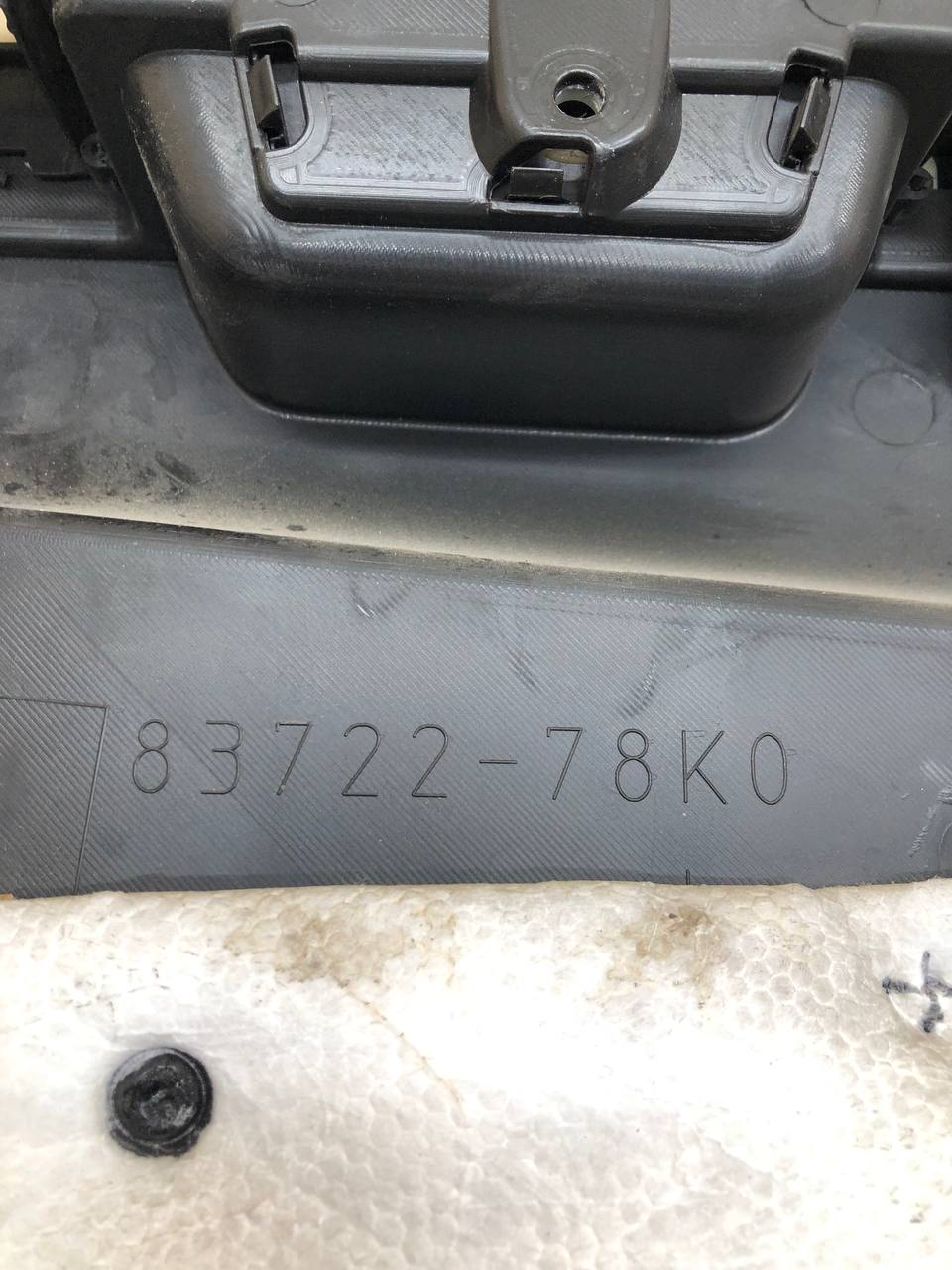 Обшивка двери передней левой Suzuki Grand Vitara 2005-2015