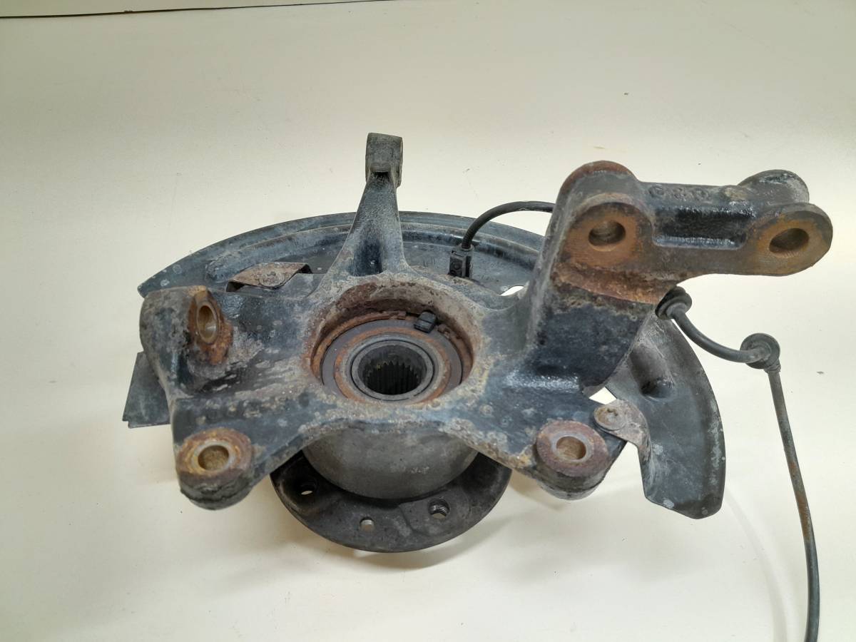 Кулак поворотный передний левый Renault Megane (3) 2009-2016