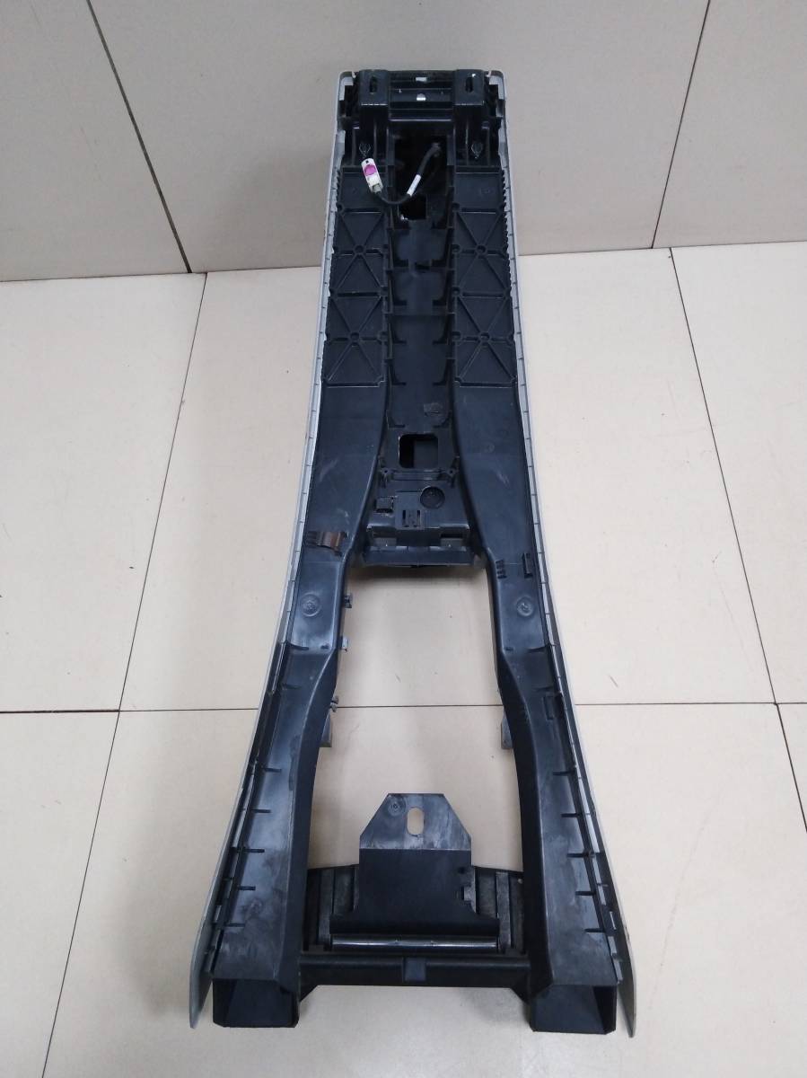 Консоль центральная Mercedes-Benz C-Class (W204) 2007-2014