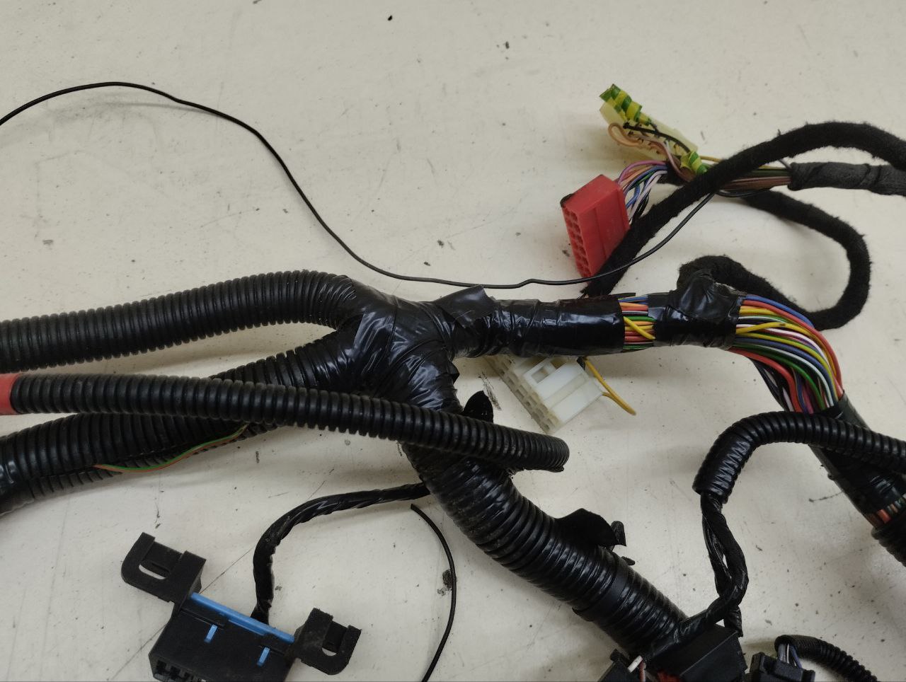 Проводка под торпедо Chevrolet Niva 2009-2020