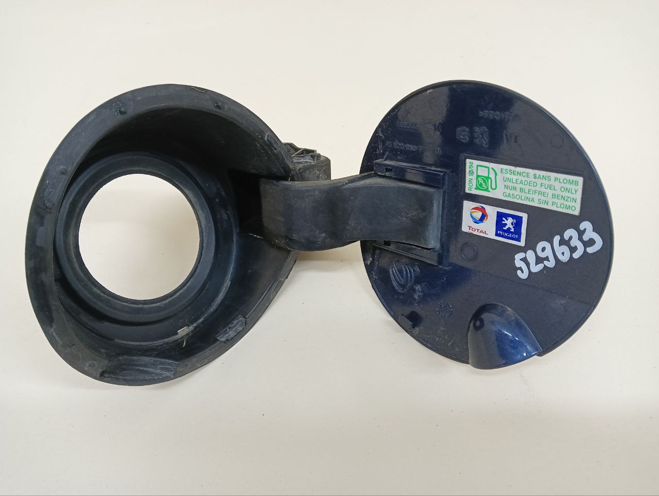 Лючок бензобака Peugeot 308 2007>