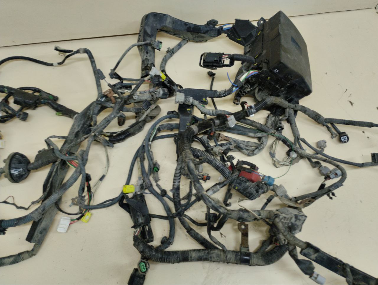 Проводка двс Toyota Auris (E150) 2006-2012 Проводка двс Toyota Auris (E150) 2006-2012