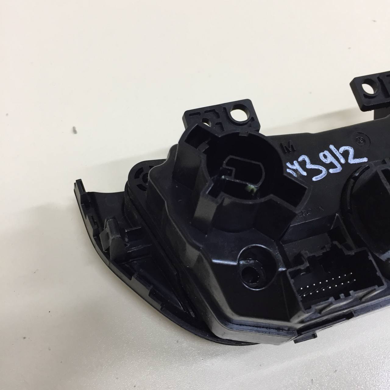 Блок управления отопителем Chevrolet Cobalt (T250) 2011-2015 Блок управления отопителем Chevrolet Cobalt (T250) 2011-2015