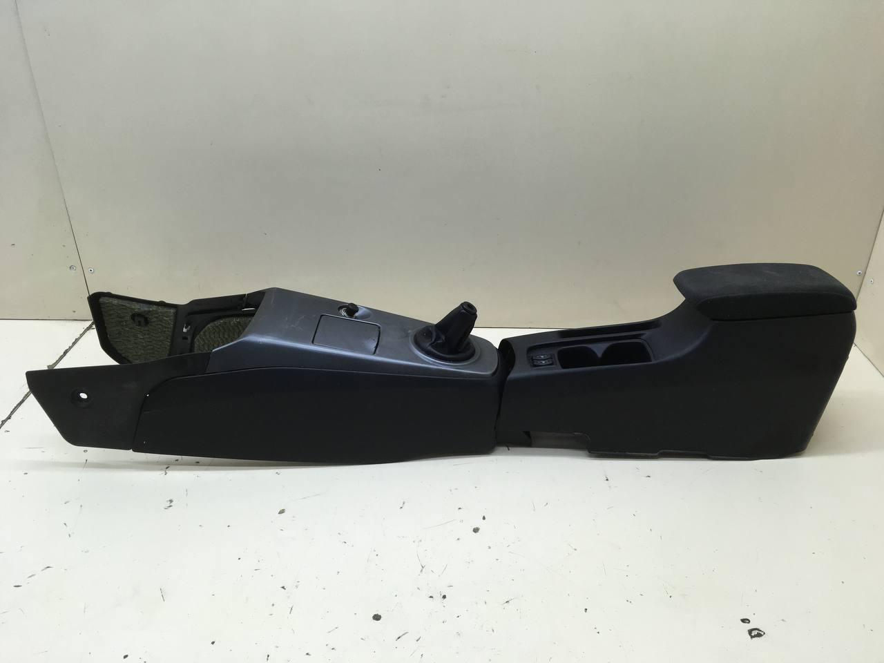 Консоль центральная Mitsubishi Lancer 9  (CS/Classic) 2000-2011