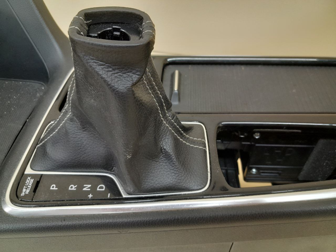 Консоль центральная Hyundai Sonata 7 (LF) 2017-2019