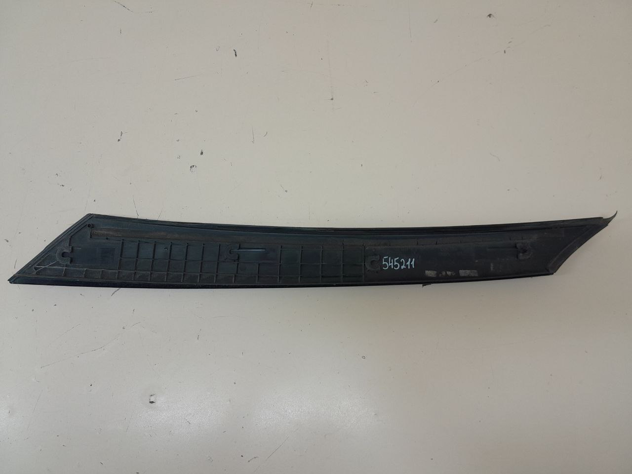 Накладка лобового стекла Skoda Fabia (5J) 2007-2014 Накладка лобового стекла Skoda Fabia (5J) 2007-2014