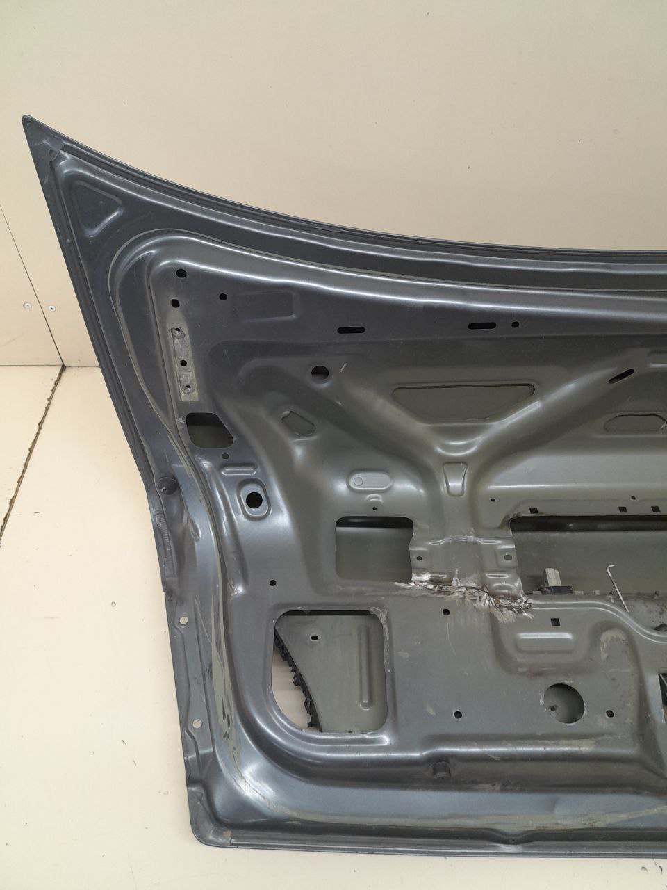 Крышка багажника Nissan Almera (N16) 2000-2006 Крышка багажника Nissan Almera (N16) 2000-2006