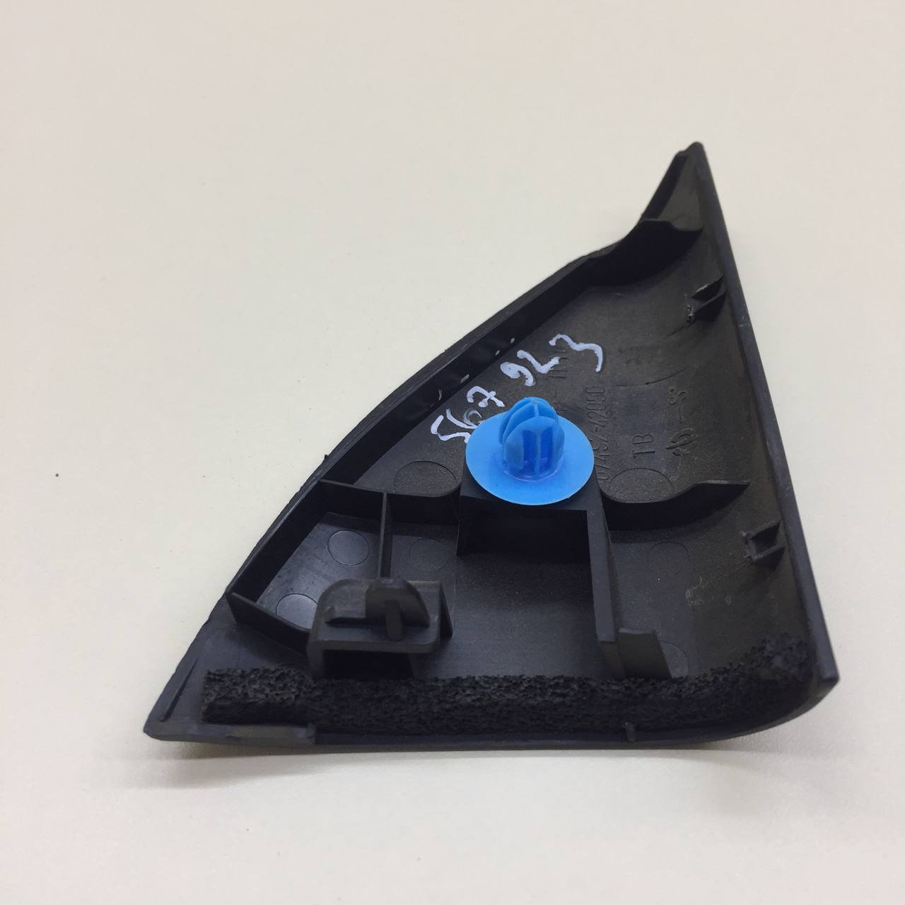 Крышка зеркала внутренняя левая Toyota Rav 4 (A30) 2006-2013