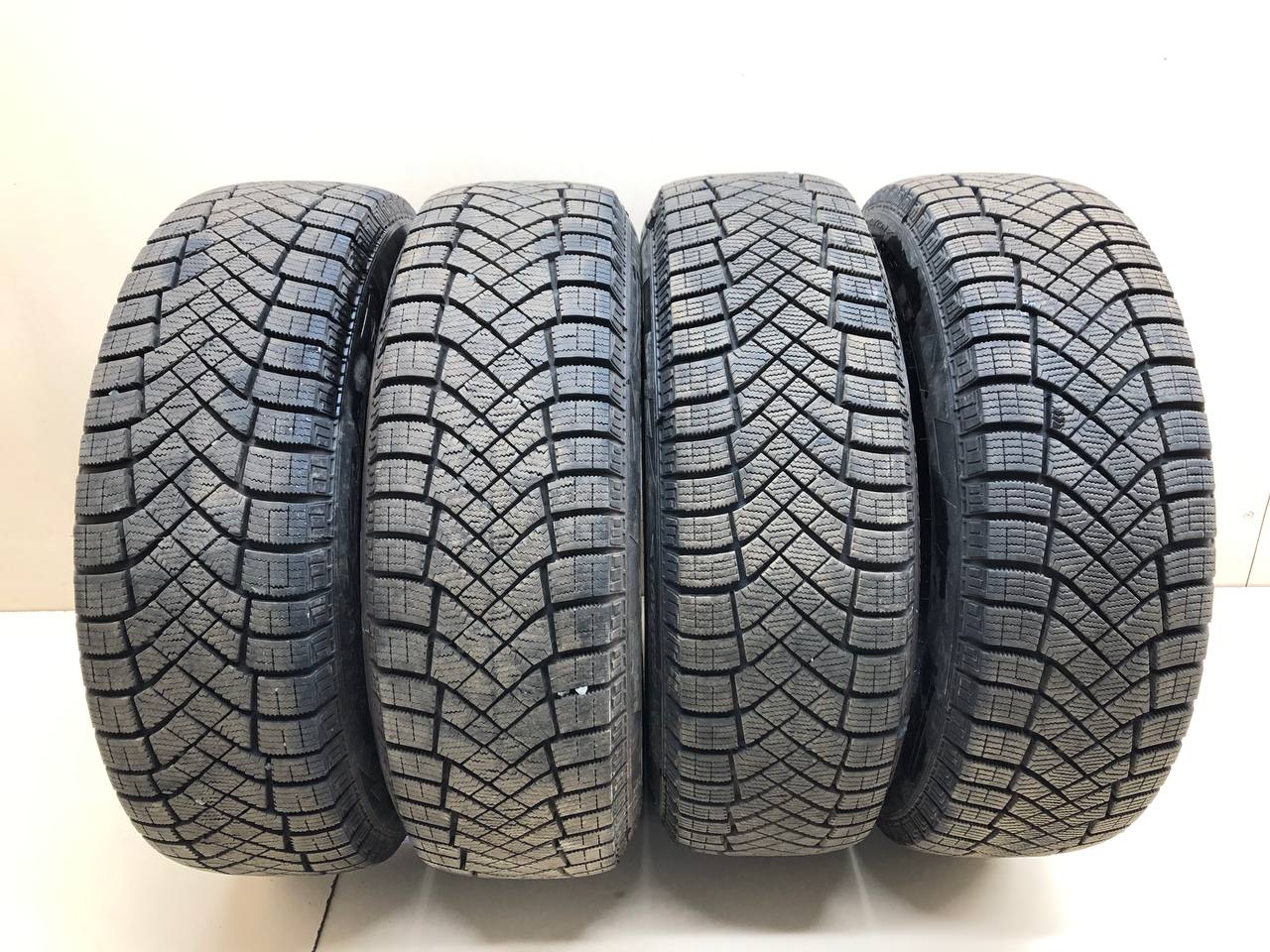 Шины к-кт R15 Всесезонные PIRELLI