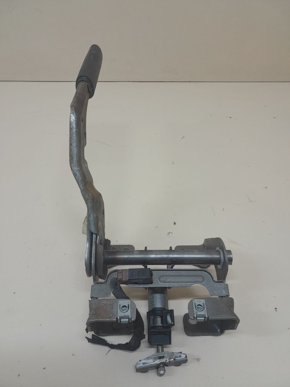 Рычаг стояночного тормоза Citroen Berlingo (NEW) (B9) 2008>