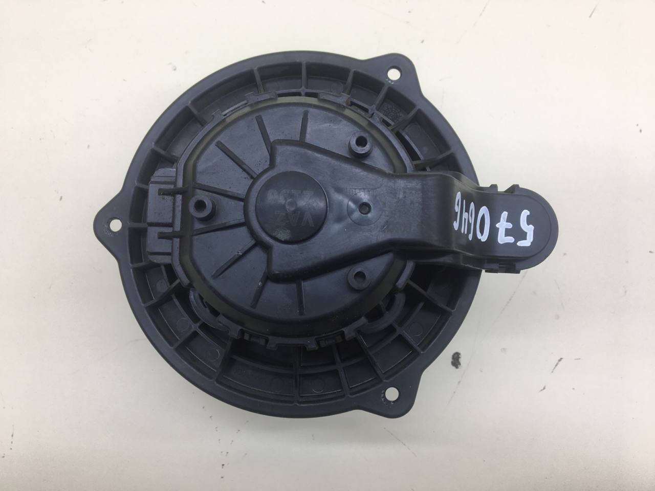 Моторчик отопителя Lada Granta 2011>