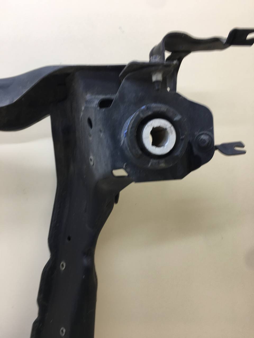 Балка подмоторная Volvo V60 2010-2013