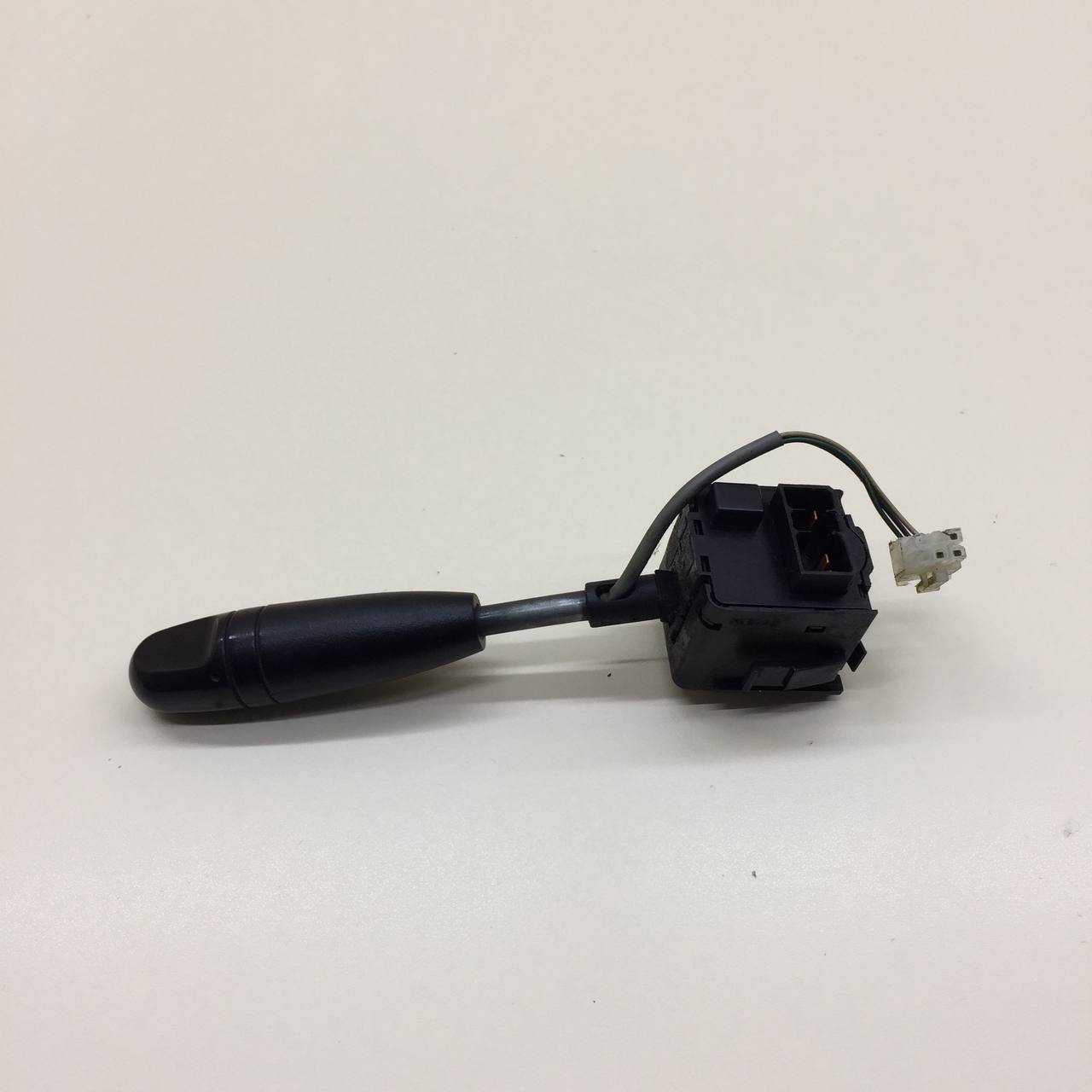 Переключатель поворотов подрулевой Chevrolet Aveo T250 2005-2011 Переключатель поворотов подрулевой Chevrolet Aveo T250 2005-2011