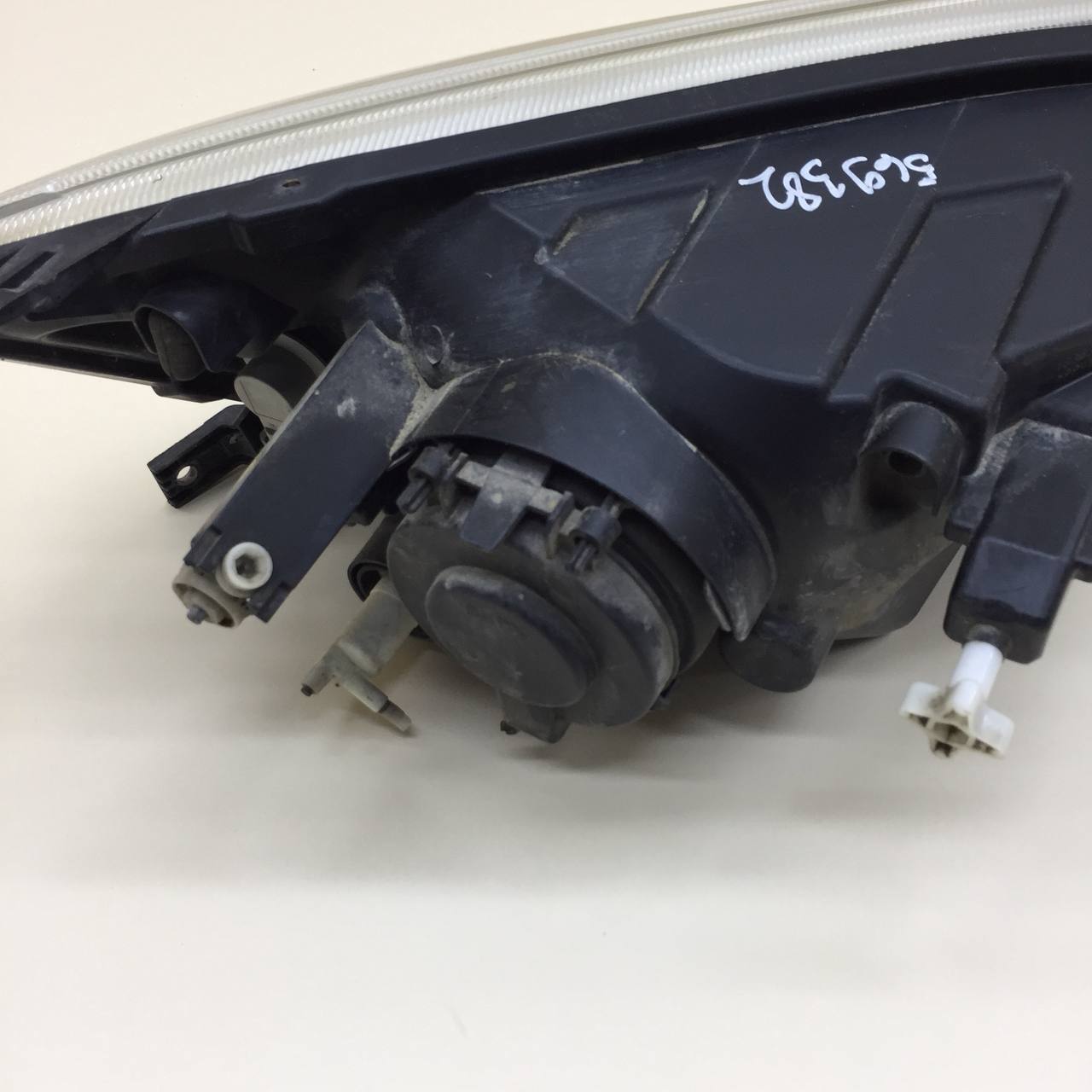 Фара левая Lada Granta 2011>