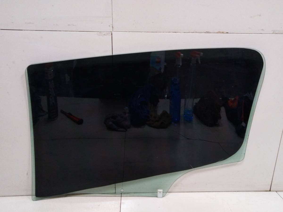 Стекло двери задней правой Peugeot 307 2001-2008