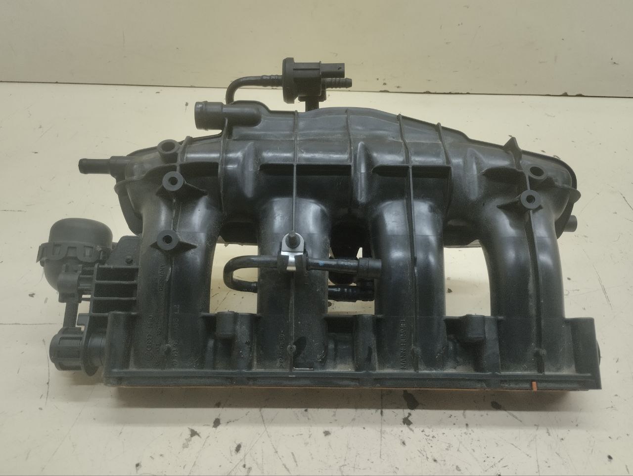 Коллектор впускной Volkswagen Passat B7 2011-2015