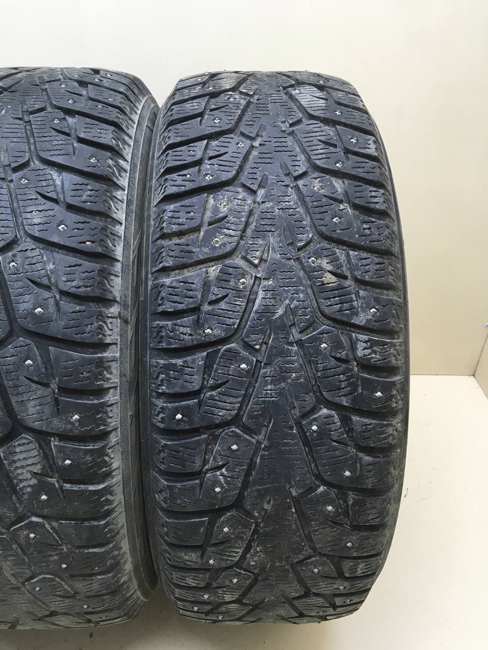 Шины к-кт R18 Зимние шипованные Yokohama Ice Guard