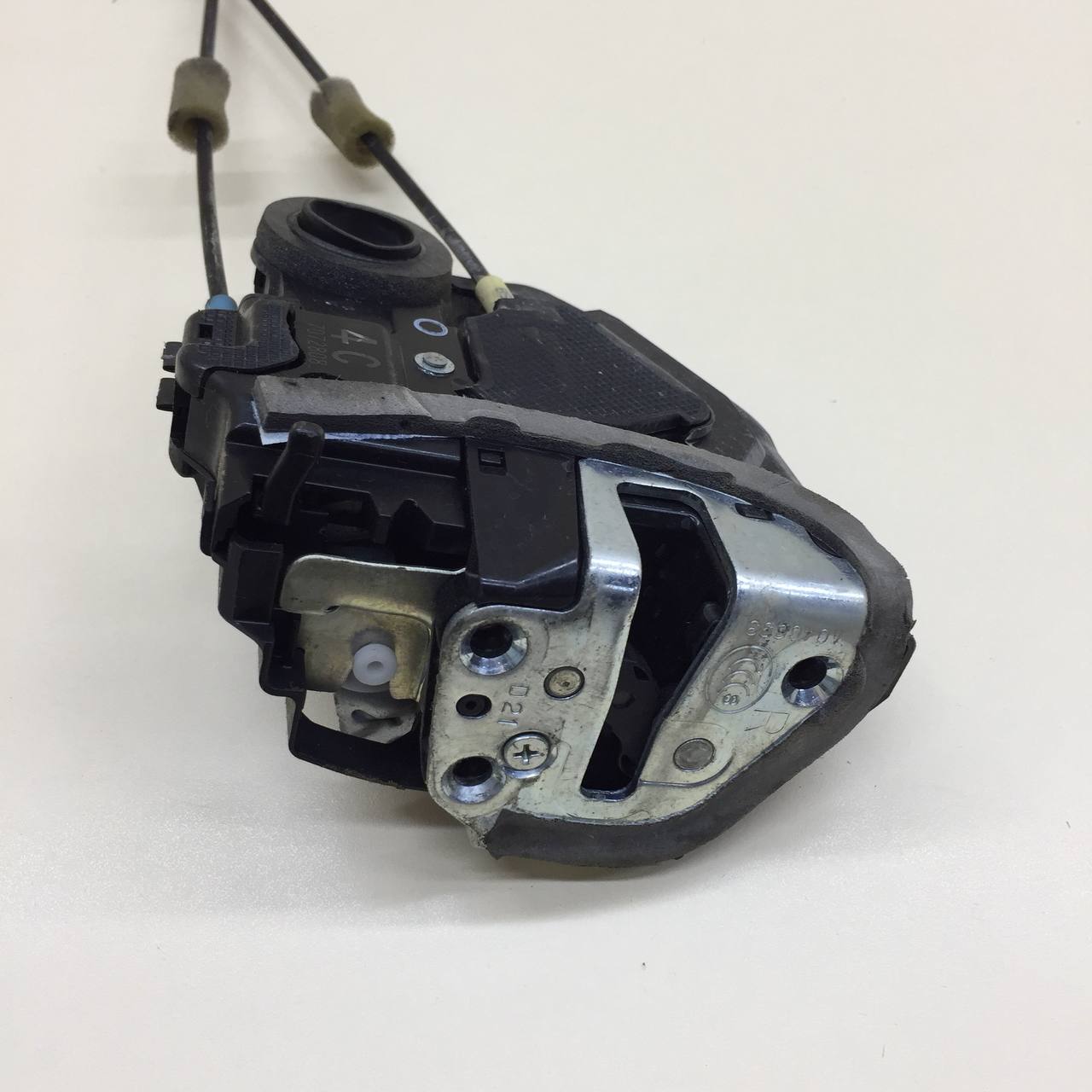Замок двери задней правой Toyota Rav 4 (XA40) 2013-2019 Замок двери задней правой Toyota Rav 4 (XA40) 2013-2019