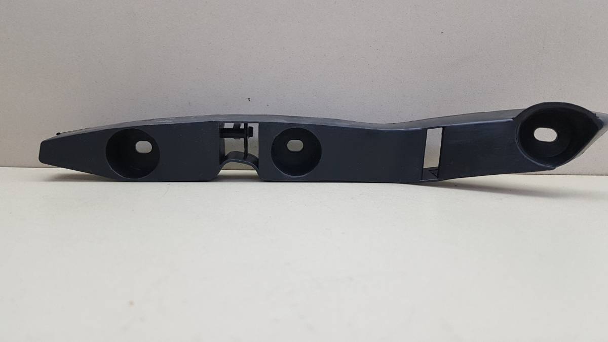 Кронштейн переднего бампера левый Ford Focus 2 (DA) 2005-2008