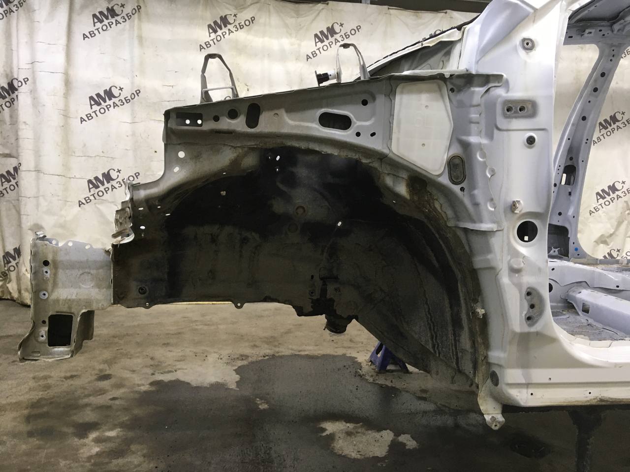 Четверть передняя левая Lexus NX 200 (Z10) 2014-2021