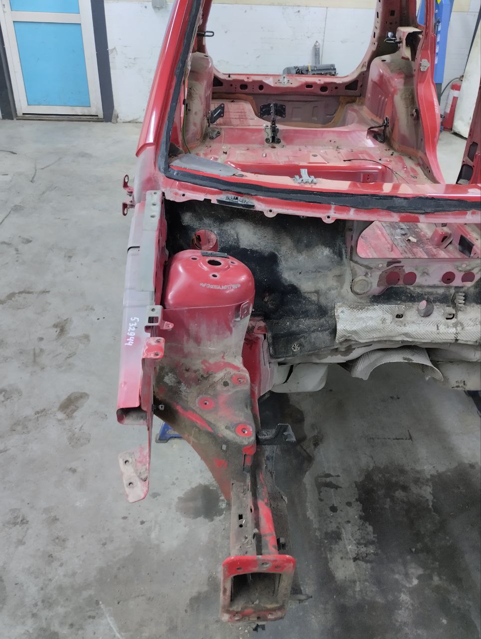 Четверть передняя правая Ford Fiesta (MK5) 2002-2008