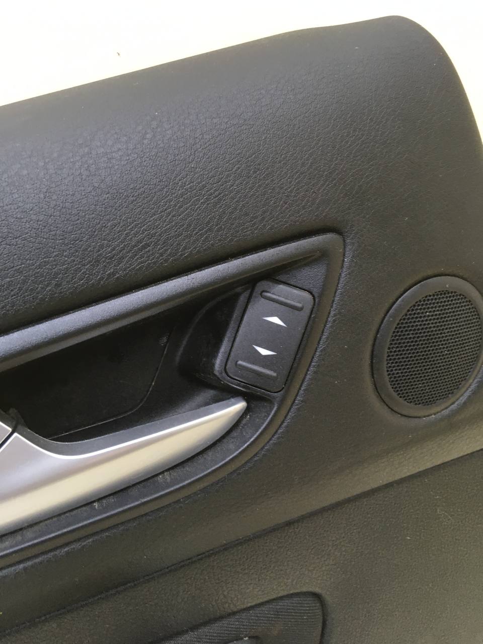 Обшивка двери задней левой Ford Mondeo 4 2007-2015 Обшивка двери задней левой Ford Mondeo 4 2007-2015