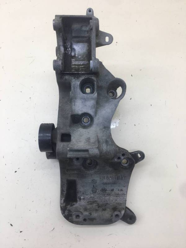 Кронштейн генератора Nissan Almera 3 (G11, G15) 2012> Кронштейн генератора Nissan Almera 3 (G11, G15) 2012>