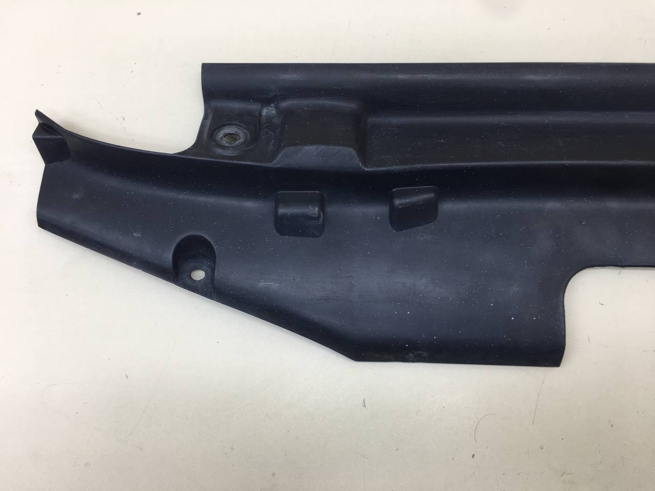 Кожух замка капота Nissan Primera (P12) 2002-2007