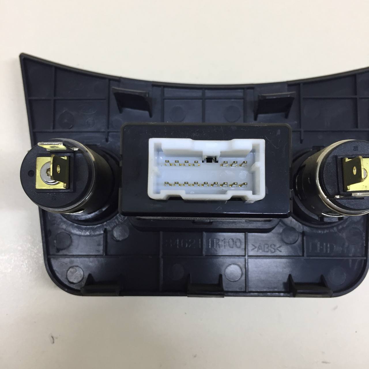 Разъем (USB AUX) Hyundai Solaris (RB) 2010-2017 Разъем (USB AUX) Hyundai Solaris (RB) 2010-2017