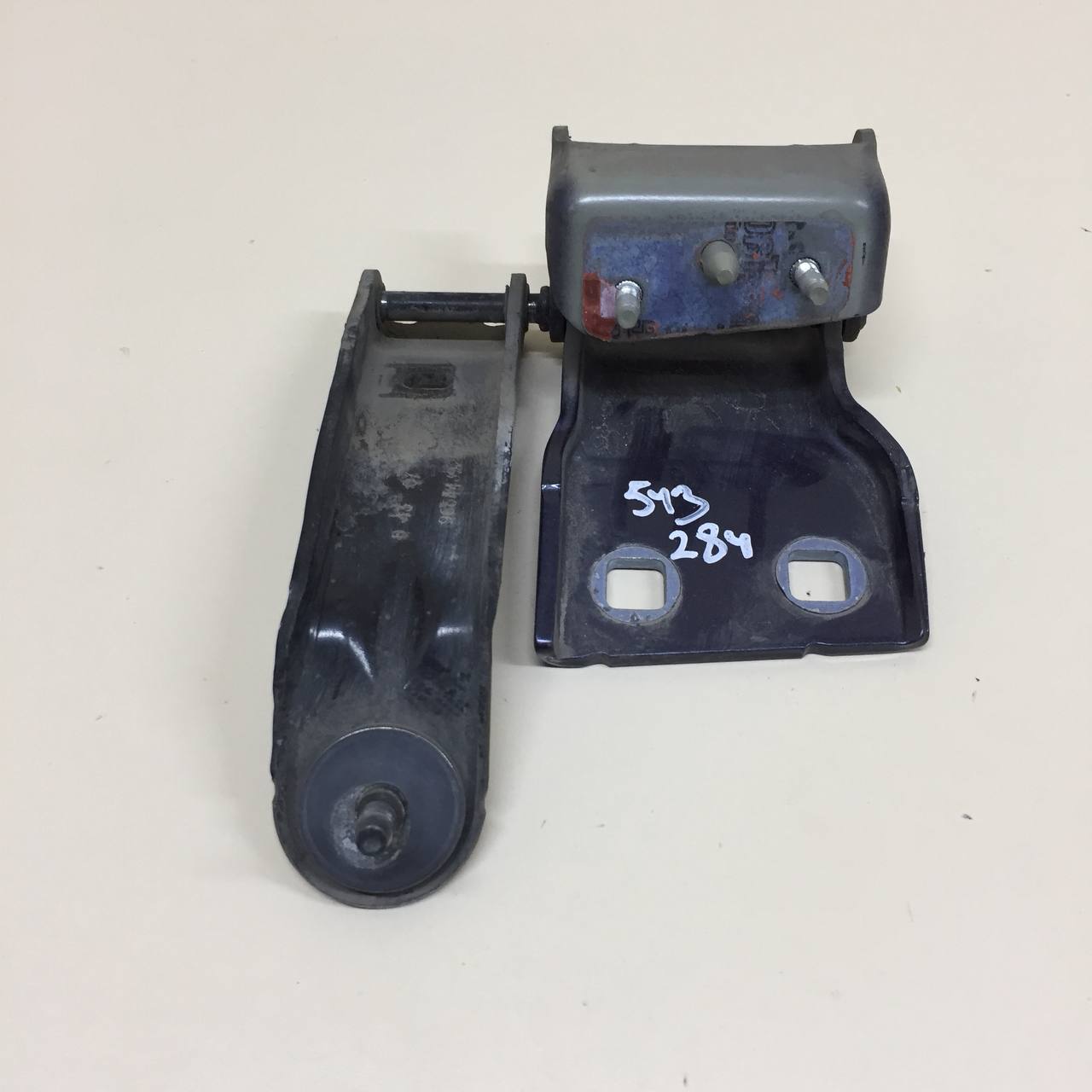 Петля двери багажника Citroen С4 Grand Picasso 2006-2014 Петля двери багажника Citroen С4 Grand Picasso 2006-2014